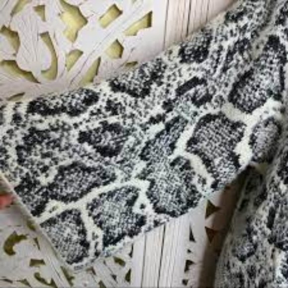 SO Soft Snake Print Long Cardigan - Picture 3 of 8